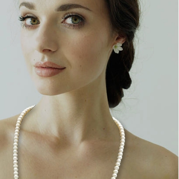 Genuine 5mm Wide 17 Inch Pearl Necklace With 10kt Gold Clasp 18.01g